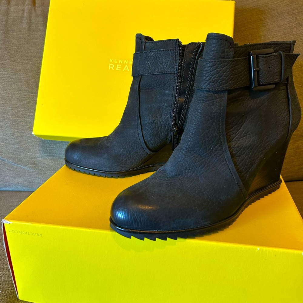 Kenneth Cole Reaction wedge black ankle boots. Original box. Size 9 true to size